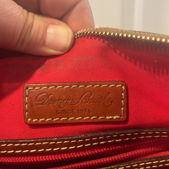 Beautiful classic Dooney & Bourke purse - Picture 5 of 5